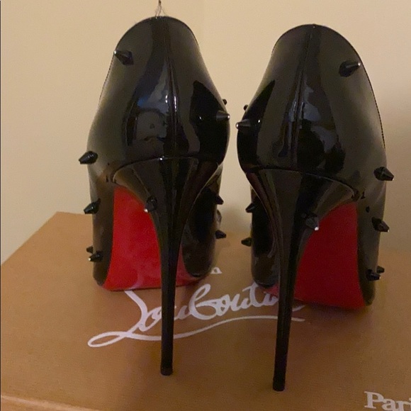 Classic and Classy - Picture 4 of 12